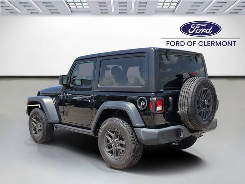 Used 2024 Jeep Wrangler Sport AWD/4WD image 3