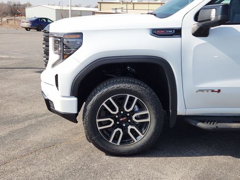 New 2026 GMC Sierra 1500 AT4 w/ AT4 Premium Package image 8