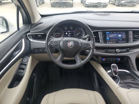 Used 2021 Buick Enclave Essence w/ Sound and Sites Package AWD/4WD image 18