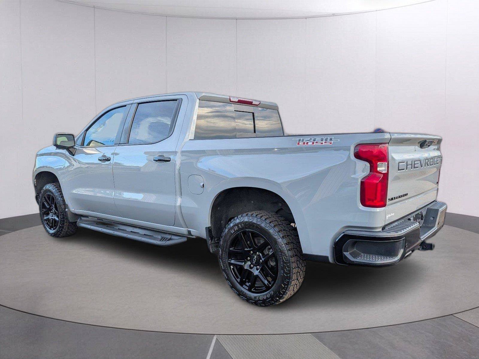 Used 2024 Chevrolet Silverado 1500 LT Trail Boss w/ LT Trail Boss Premium Package AWD/4WD image 5