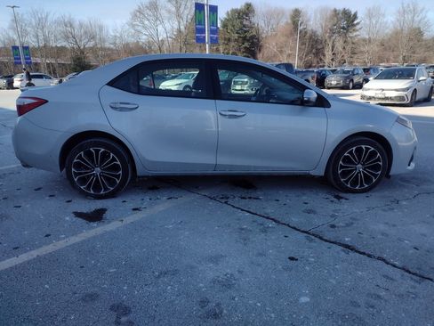 Used 2016 Toyota Corolla S Premium image 8