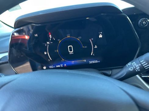 Used 2025 Chevrolet TrailBlazer LT image 15