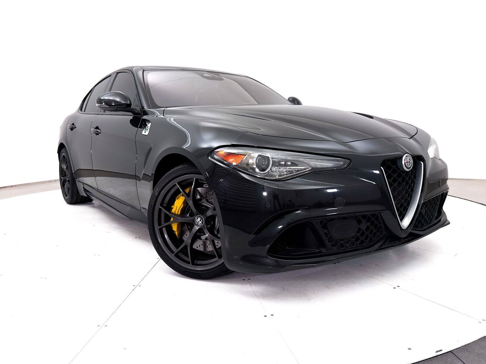 Used 2018 Alfa Romeo Giulia Quadrifoglio w/ Driver Assist Dynamic Package RWD image 1