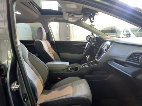 Used 2025 Subaru Outback Premium AWD/4WD image 19