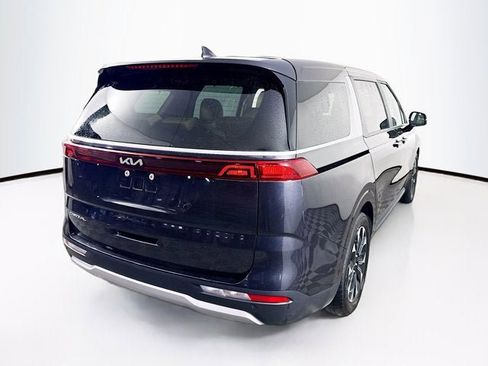 Certified 2024 Kia Carnival EX image 5