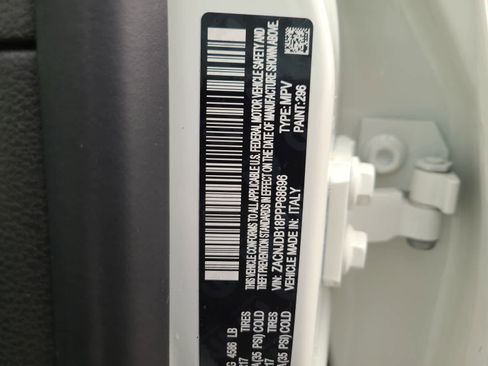 Certified 2023 Jeep Renegade Latitude image 29