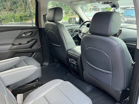 Used 2021 Chevrolet Traverse Premier w/ LPO, Cargo Package image 33