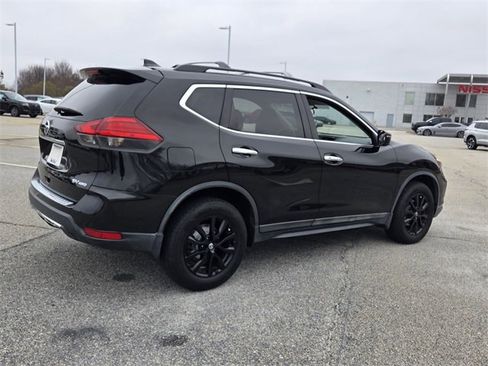 Used 2017 Nissan Rogue SV w/ Midnight Edition Package image 14