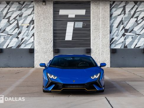 Used 2023 Lamborghini Huracan Tecnica image 3