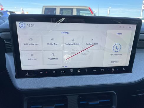 New 2025 Ford Maverick XLT w/ XLT Luxury Package image 18