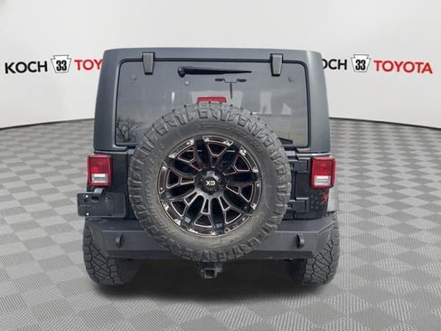 Used 2016 Jeep Wrangler Unlimited Sahara image 7