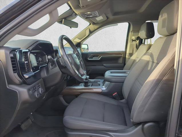 Used 2022 Chevrolet Silverado 1500 RST w/ Redline Edition AWD/4WD image 11