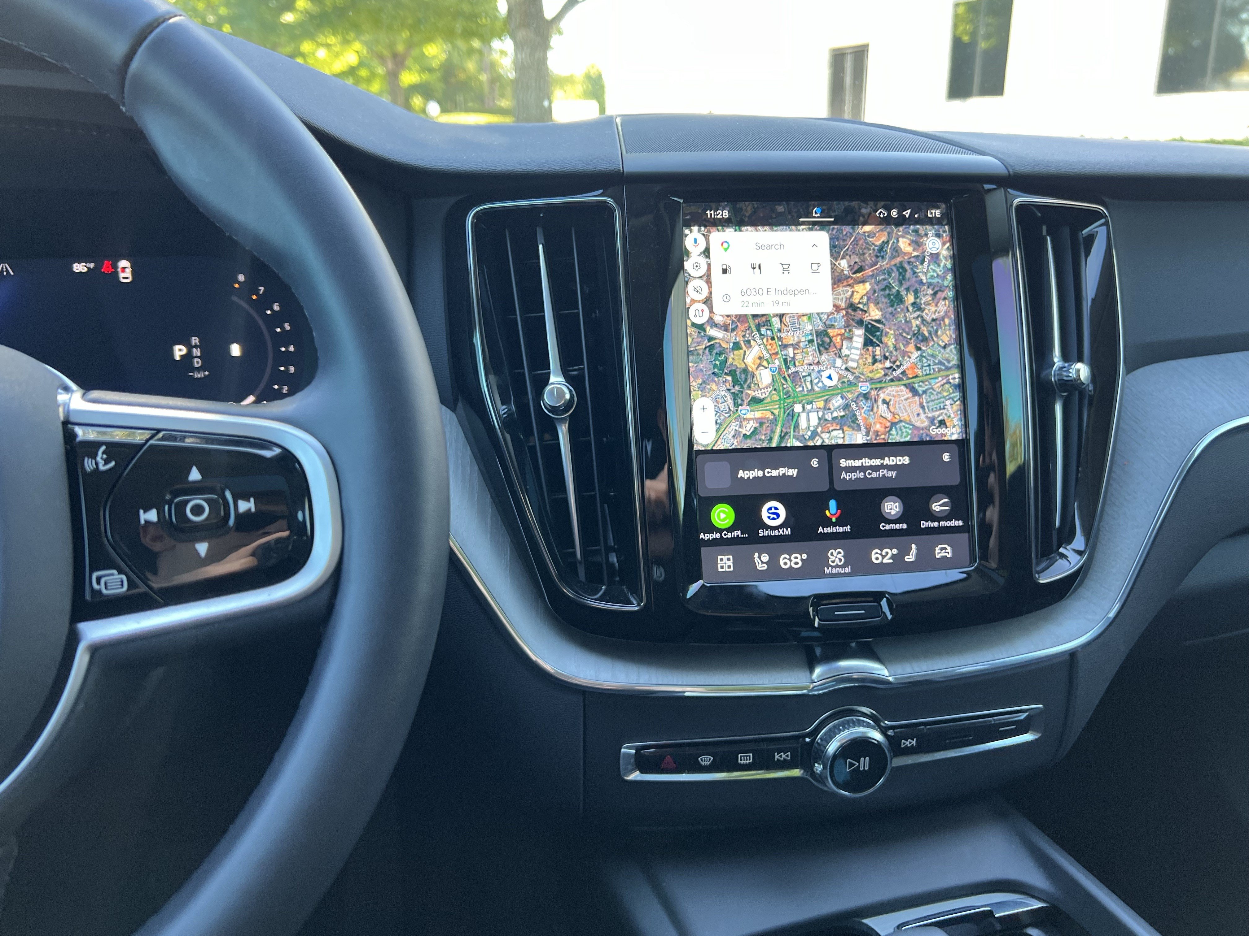 Used 2025 Volvo XC60 B5 Plus AWD/4WD image 18