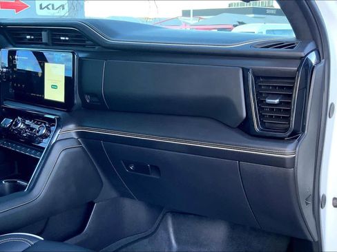 Used 2024 GMC Sierra 1500 AT4X w/ AT4X AEV Edition image 18