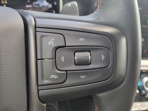 Used 2023 GMC Sierra 1500 AT4 w/ Technology Package AWD/4WD image 18