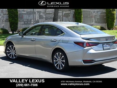 Used 2021 Lexus ES 300h w/ Premium Package FWD image 4