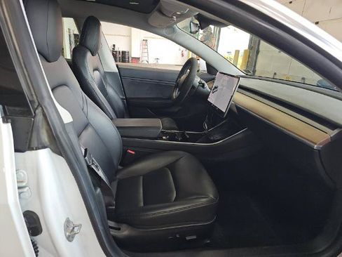 Used 2022 Tesla Model Y Long Range AWD/4WD image 7