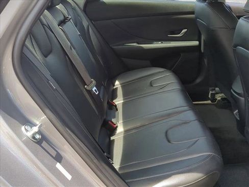 Used 2025 Hyundai Elantra Limited FWD image 20