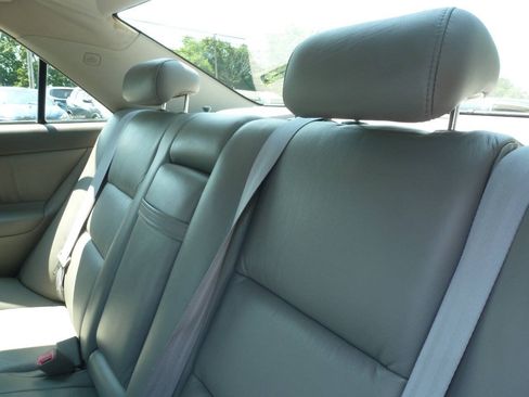 Used 2003 Toyota Camry XLE w/ XLE Premium Plus Pkg FWD image 19