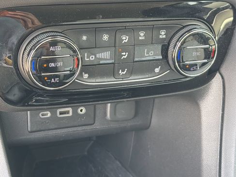 Used 2023 Buick Encore GX Select FWD image 22