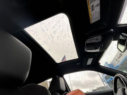 Used 2023 Dodge Charger R/T w/ Plus Group image 18