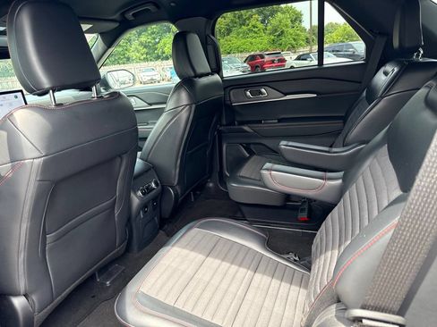 Used 2025 Ford Explorer ST-Line AWD/4WD image 15