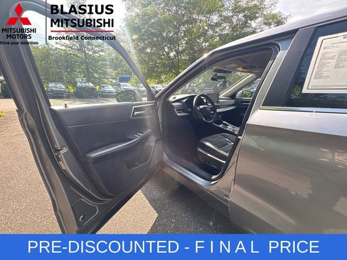 Used 2022 Mitsubishi Outlander SE AWD/4WD image 14