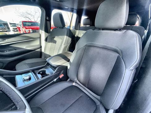 New 2026 Jeep Grand Cherokee L 2WD image 11