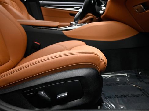 Used 2023 BMW 530e xDrive w/ Premium Package image 56