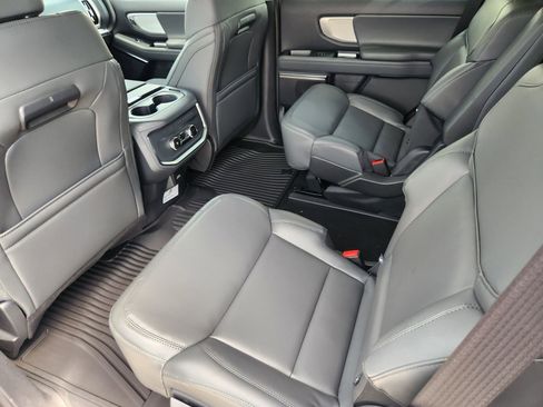 New 2026 Ford Expedition Active image 23