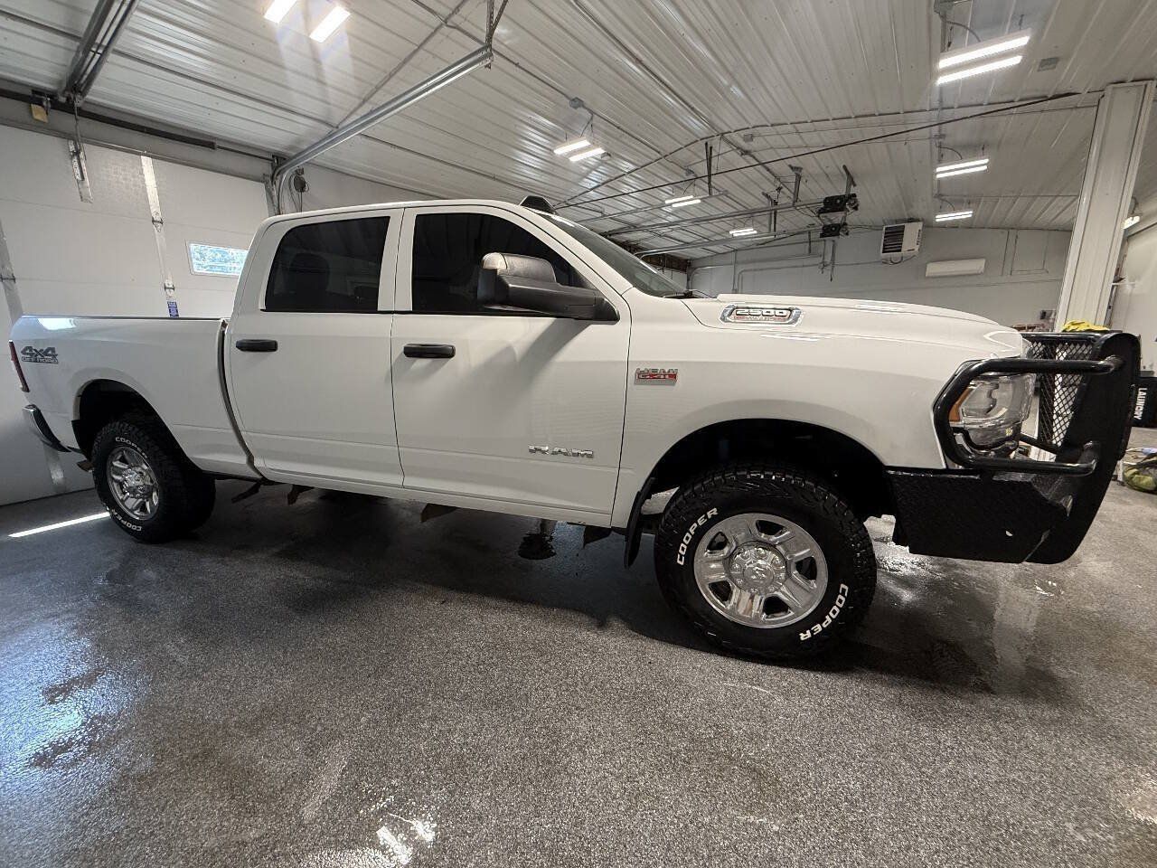 Used 2022 RAM 2500 Tradesman w/ Chrome Appearance Group AWD/4WD image 5