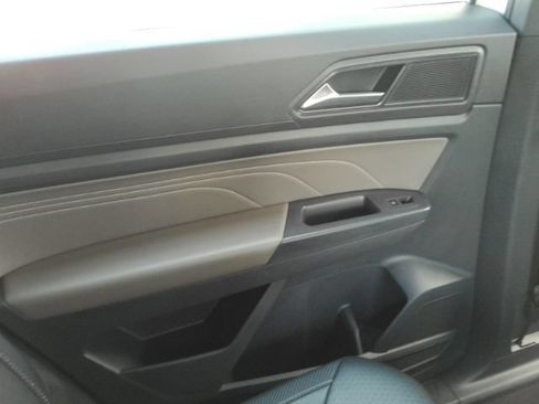 Used 2021 Volkswagen Atlas Cross Sport SE FWD image 29