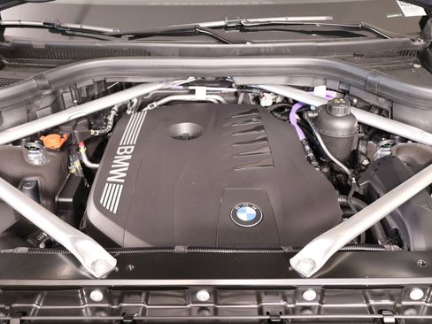 New 2026 BMW X7 xDrive40i w/ M Sport Package AWD/4WD image 22