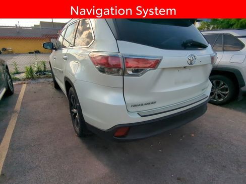 Used 2016 Toyota Highlander XLE AWD/4WD image 4