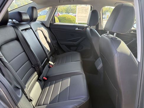 Used 2024 Volkswagen Jetta SE FWD image 34