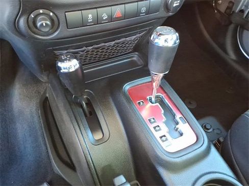 Used 2018 Jeep Wrangler Unlimited Sahara w/ Connectivity Group image 12