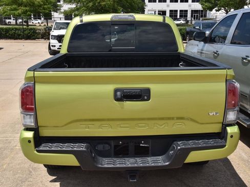 Used 2023 Toyota Tacoma TRD Off-Road w/ Technology Package AWD/4WD image 6
