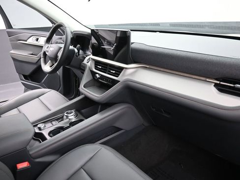 New 2026 Ford Explorer Active w/ Active Comfort Package image 24