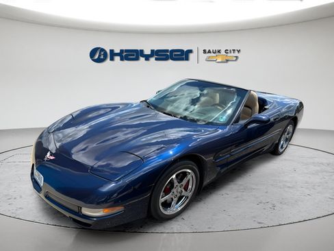 Used 2001 Chevrolet Corvette Convertible w/ Preferred Equipment Group2 RWD image 2