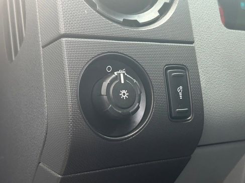 Used 2016 Ford F550 2WD Regular Cab Super Duty image 25