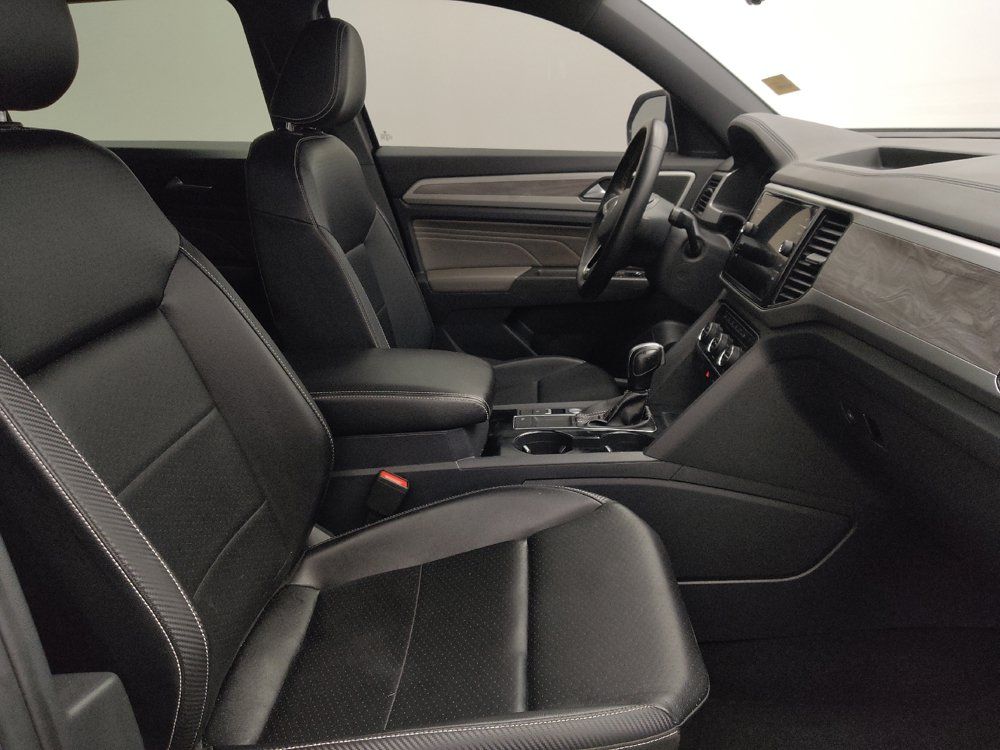 Used 2022 Volkswagen Atlas Cross Sport SE FWD image 21