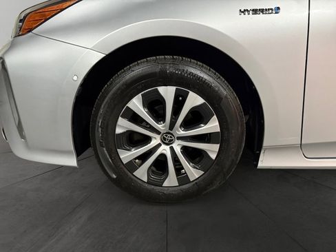 Used 2020 Toyota Prius LE image 9