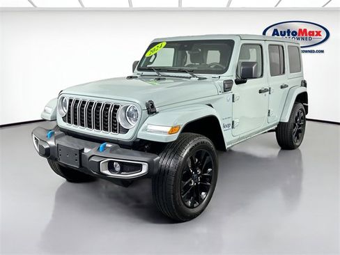 Used 2024 Jeep Wrangler Unlimited Sahara image 4