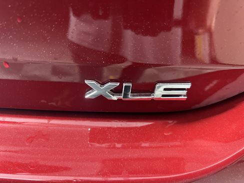 Used 2023 Toyota Highlander XLE FWD image 7