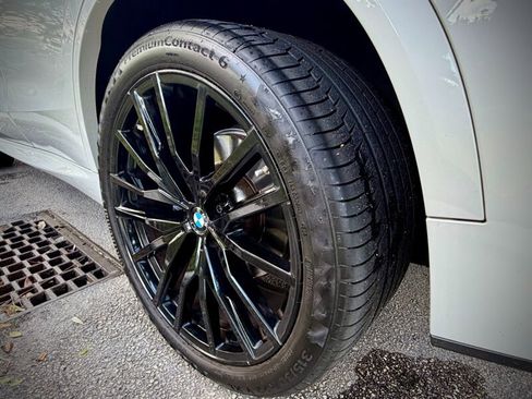 Used 2022 BMW X5 xDrive40i w/ M Sport Package image 18