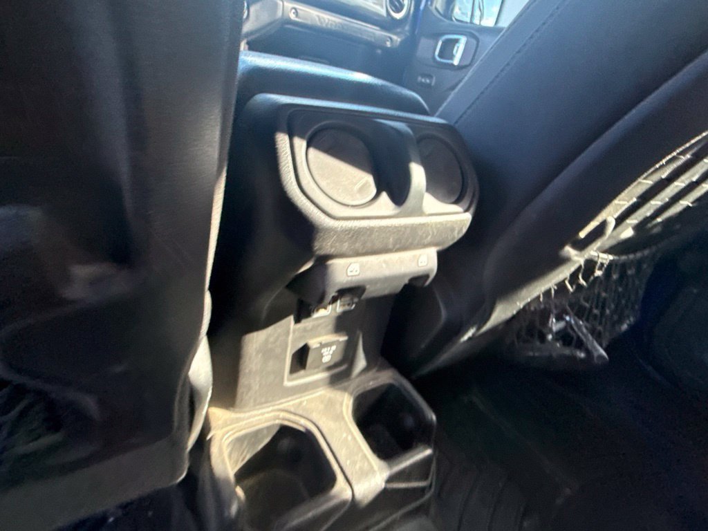 Used 2018 Jeep Wrangler Unlimited Rubicon AWD/4WD image 25