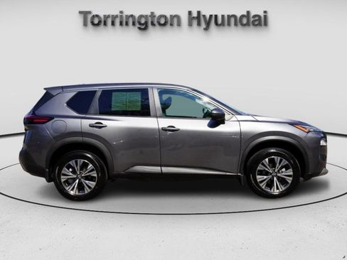 Used 2022 Nissan Rogue SV image 8