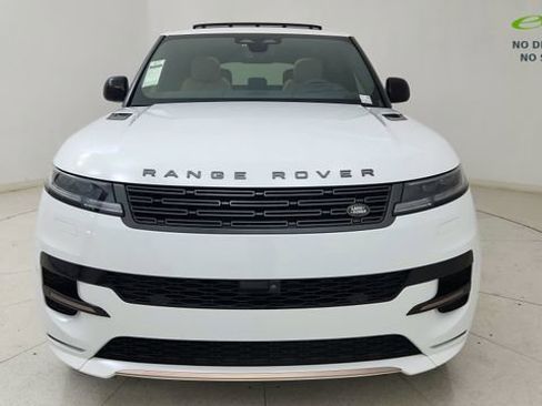 Used 2025 Land Rover Range Rover Sport Dynamic SE AWD/4WD image 2