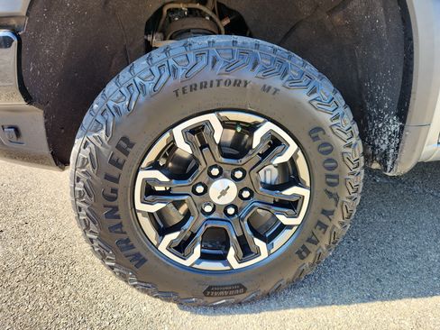 Used 2024 Chevrolet Silverado 1500 ZR2 w/ Technology Package image 56