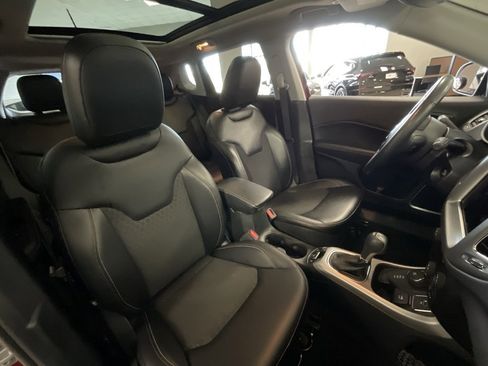 Used 2018 Jeep Compass Latitude w/ Popular Equipment Group image 21